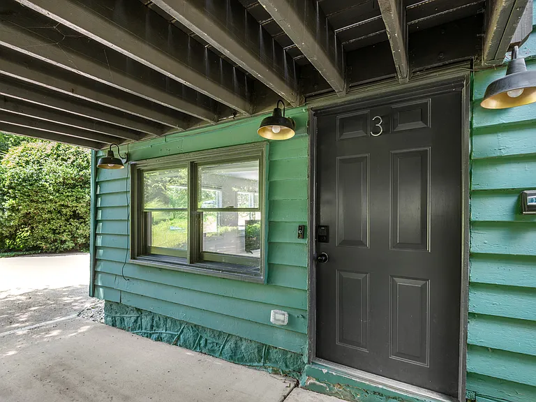 1031 Austin Ave NE #3 — Photo 31