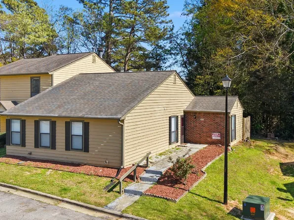 129 Sandalwood Cir, Lawrenceville, GA 30046