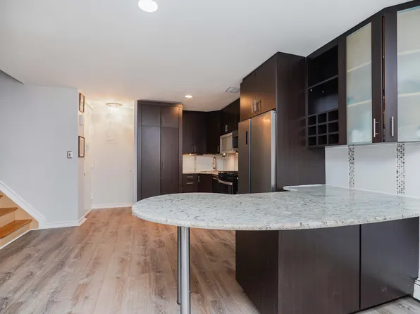 3225 Shore Parkway image 3 of 27