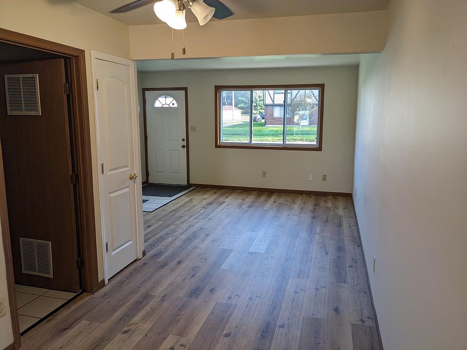 1st image of 3756 W 73rd Pl