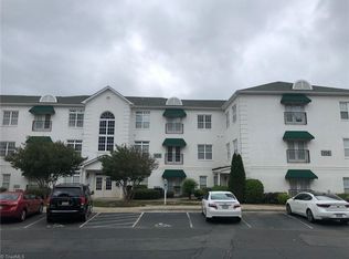 106 Sunset Cir UNIT 202, Greensboro, NC 27408