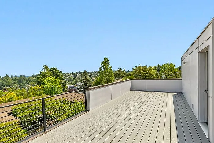 2409 E Thomas St — Photo 27