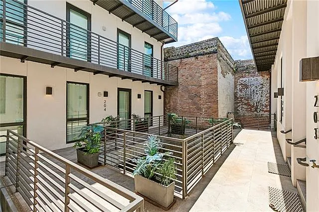 618 N Rampart St #201 — Photo 26