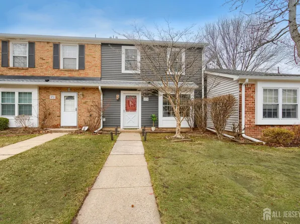 374 Constitution Cir, North Brunswick, NJ 08902