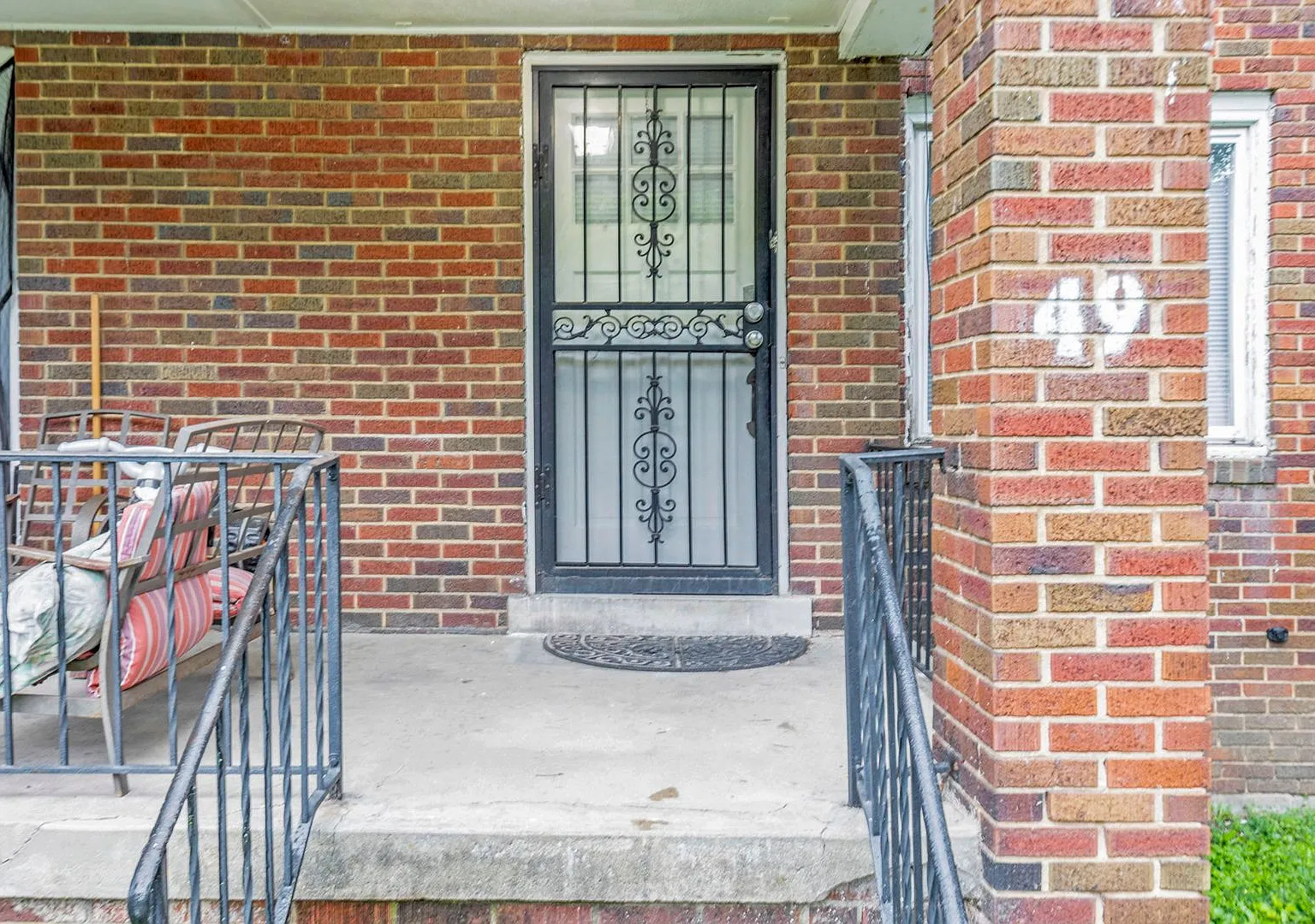 47-53 S Burgess Ave — Photo 4