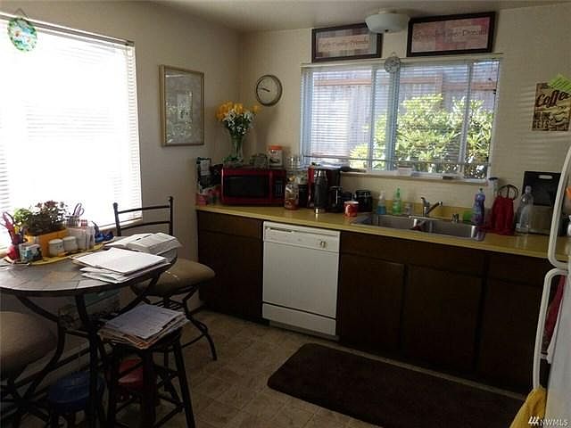 2nd image of 3021 Nassau St APT 1