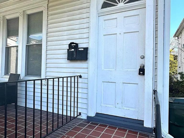 38 Wayside Ave #2 — Photo 2