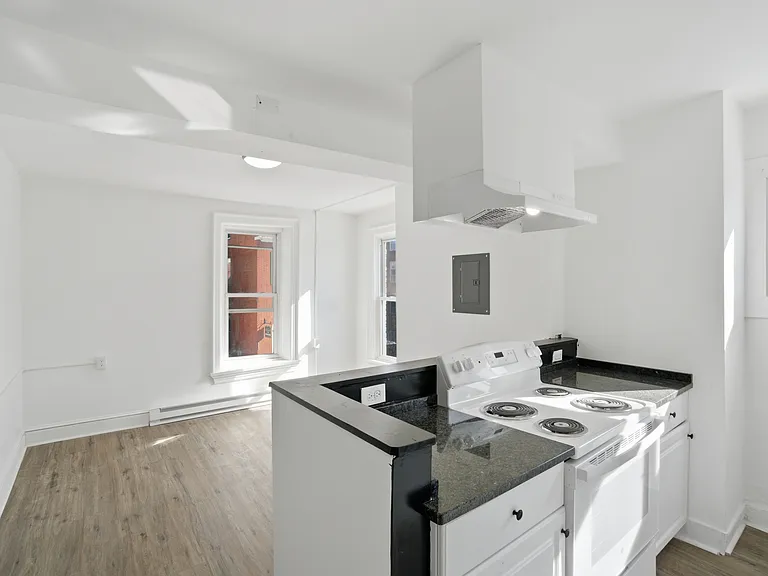157 W Washington St — Photo 6