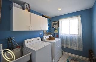 4th image of 744 N Long Lake Blvd