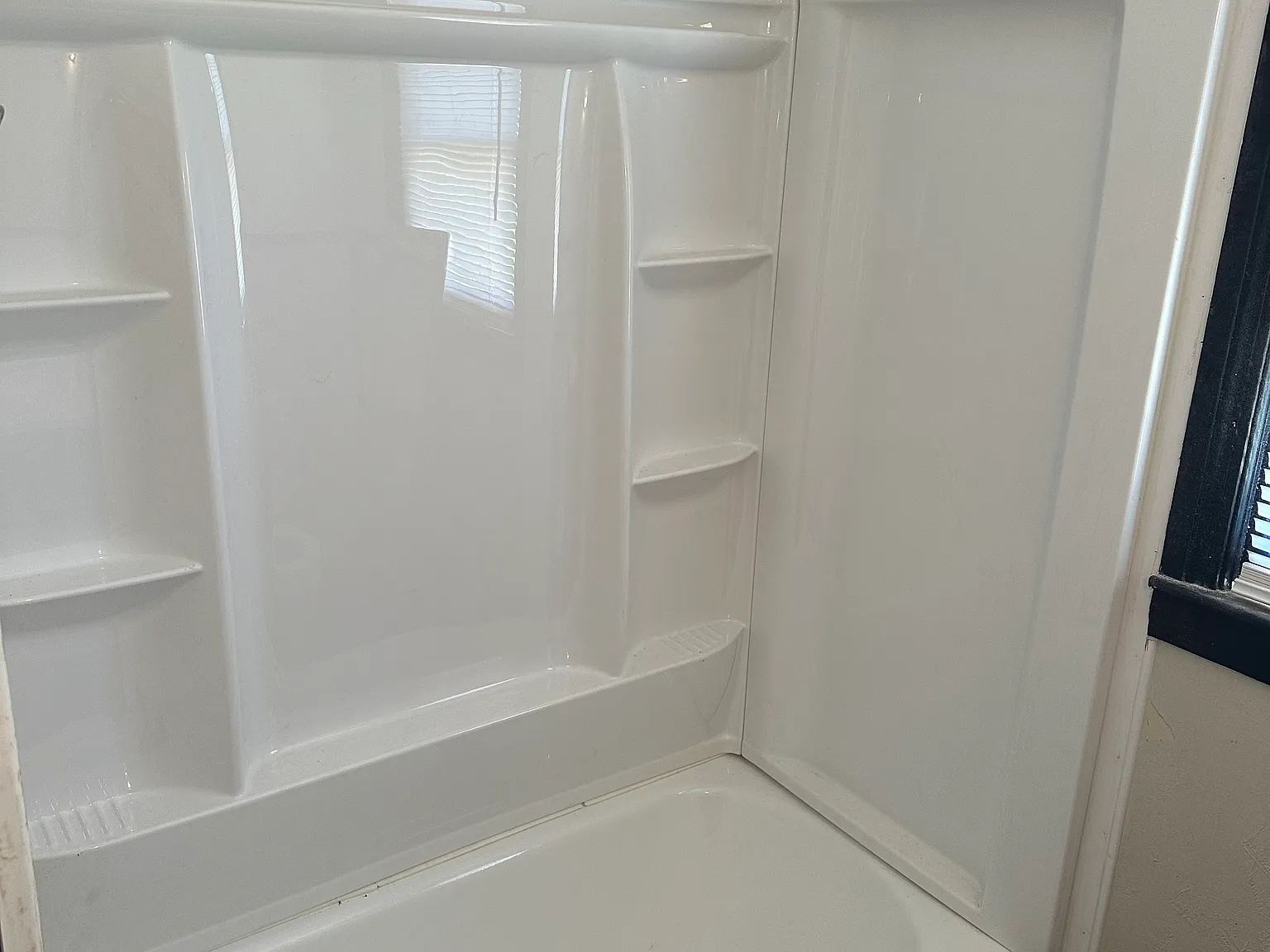 2 bed, 1012 sqft, $1,275 — Photo 2