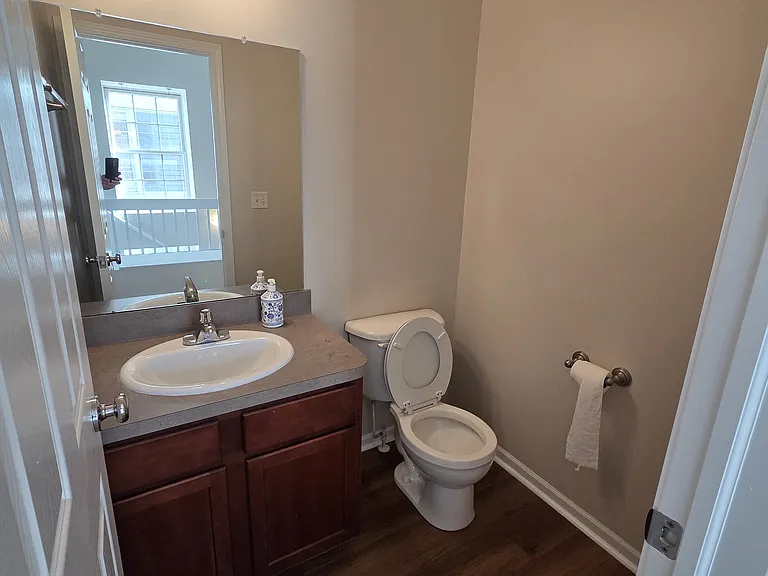 526 Graten St — Photo 25