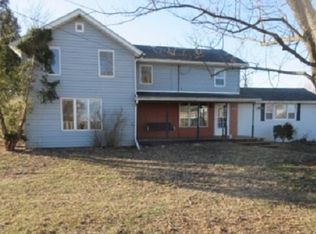 4102 9th St, Camanche, IA 52730