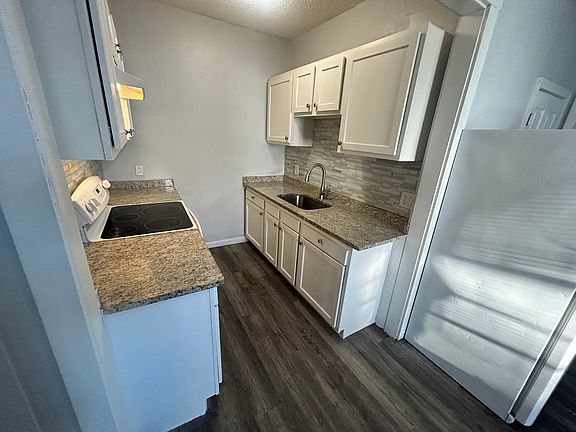 5th image of 803-805 Essex St #1