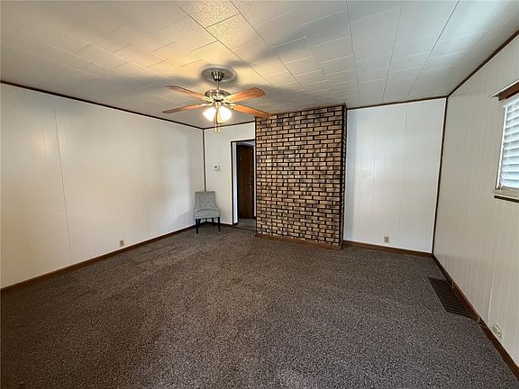 5th image of 820 Main St