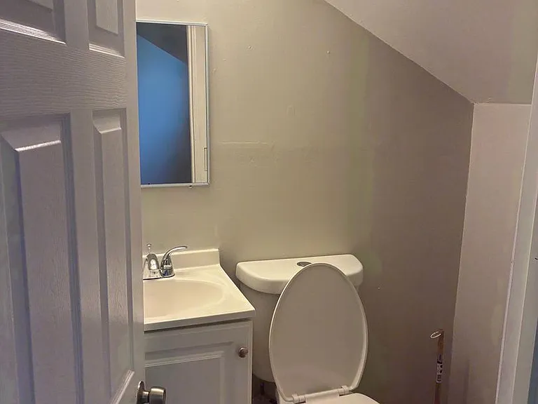 9713 S Oglesby Ave — Photo 4