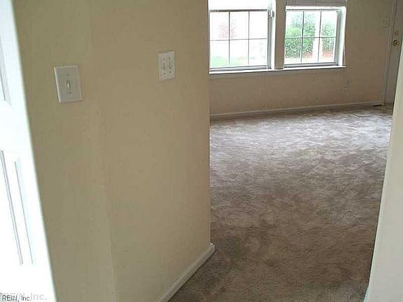 5th image of 6211 Cambridge Dr