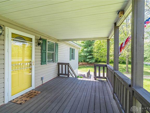 3rd image of 1319 Perry Rd