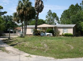 6748 Donald Dr, Navarre, FL 32566