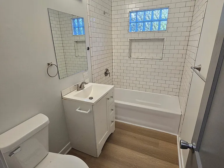 916 N Belmont Ave — Photo 8
