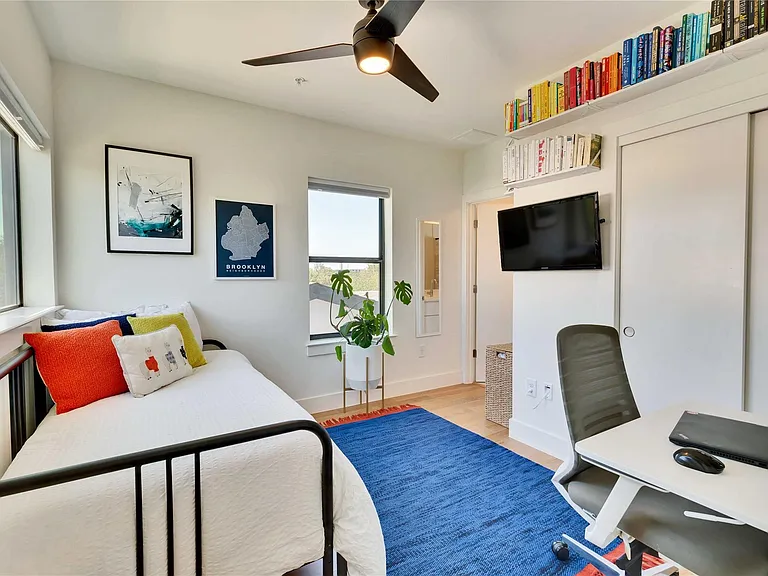 1128 Chicon St #201 — Photo 20