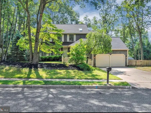 10 Burnham Ln, Voorhees, NJ 08043