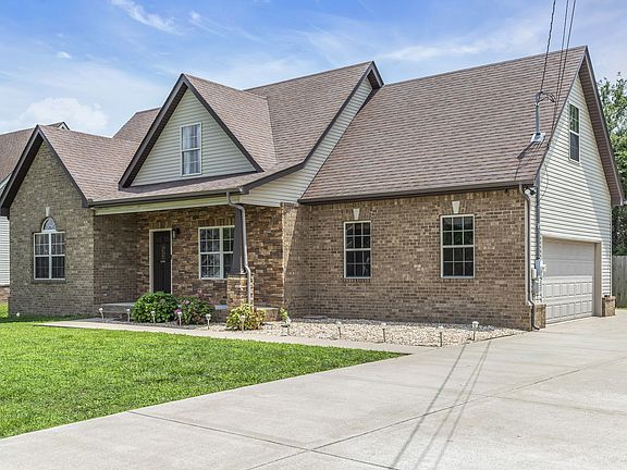 2nd image of 927 Winding Branch Dr