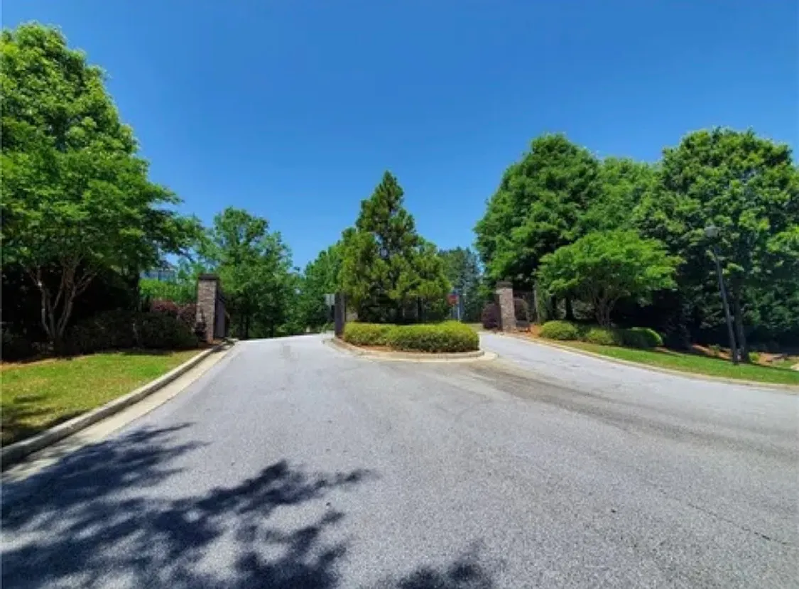 1689 Southgate Mill Dr NW — Photo 2