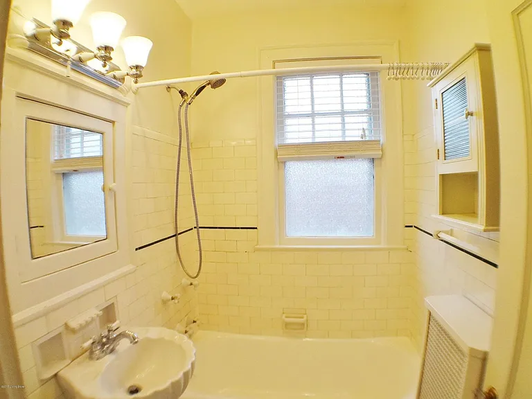 2450 Glenmary Ave #5 — Photo 8