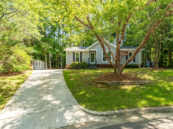 110 High Pine Ct, Cary, NC 27513