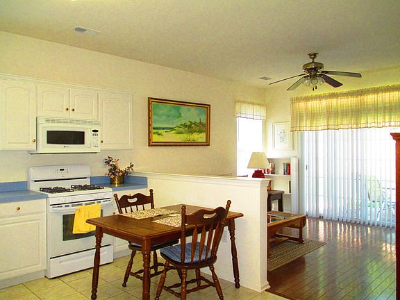 4th image of 19 Greenways Ln