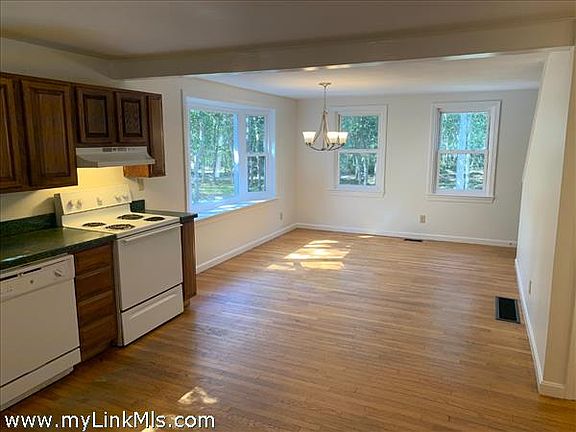 Kitchen & Dining Room