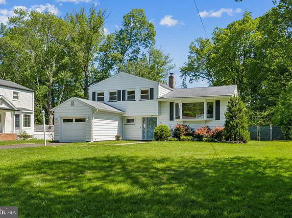 76 Briarwood Dr E, Berkeley Heights, NJ 07922