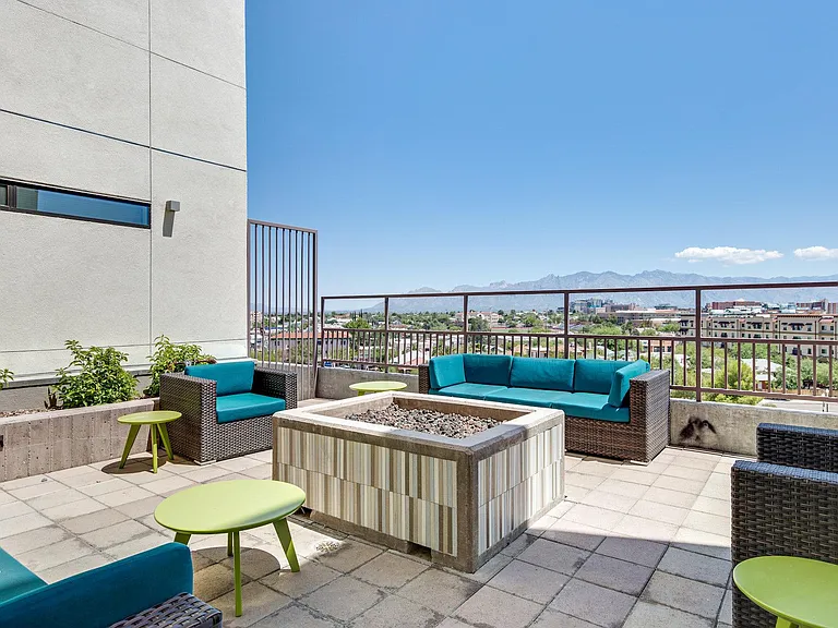 350 E Congress St — Photo 11