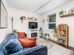 114 Vaughan Rd UNIT 202, Toronto, ON M6C2M1