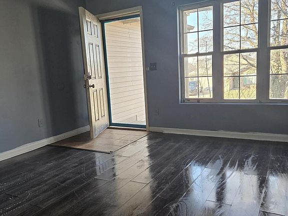 2nd image of 235 Baybrook Cir