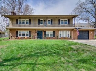 1167 Sweetbriar Rd, High Point, NC 27262