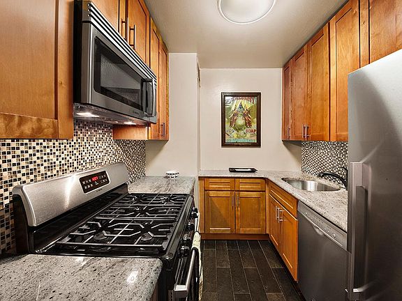 4th image of 205 Third Avenue 1d #1D