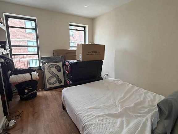 4th image of 235 W 18th St APT 5RE