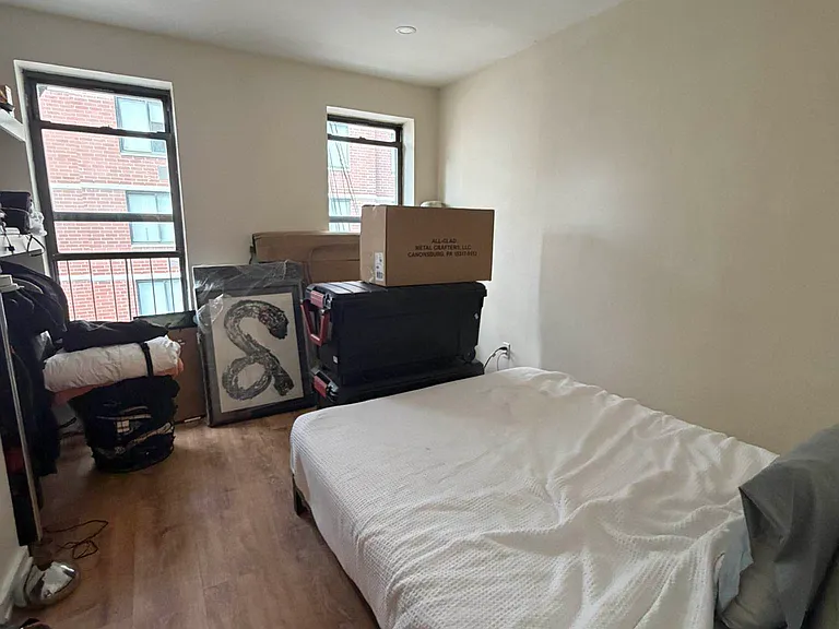 235 W 18th St #5RE — Photo 4