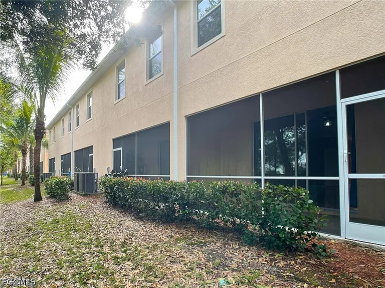 10302 Via Colomba Cir — Photo 15