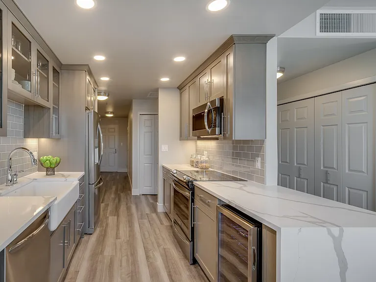 Riverview Kitchen