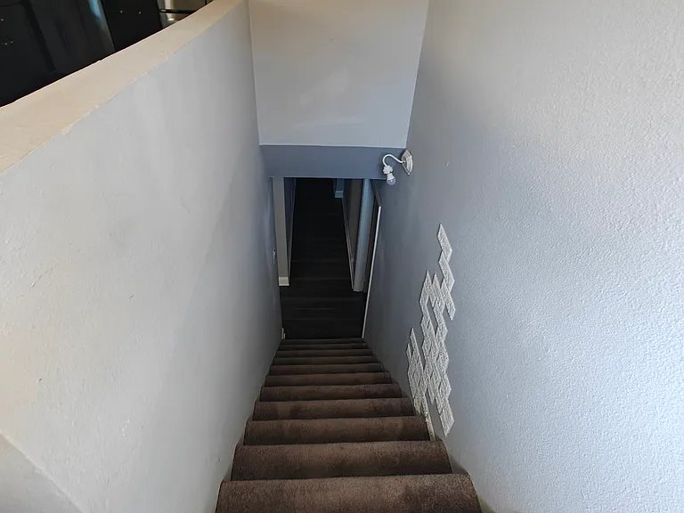 2534 Ivanhoe Dr — Photo 17