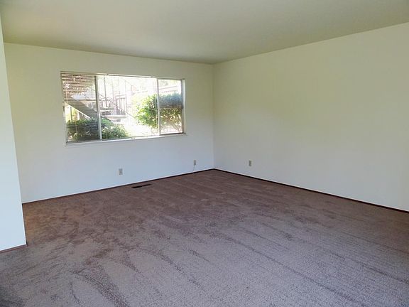 5th image of 67 Fairview Plz APT 1