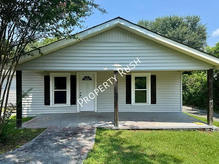 106 Champion Rd — Photo 4