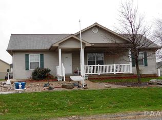 213 SE Main St, Hopedale, IL