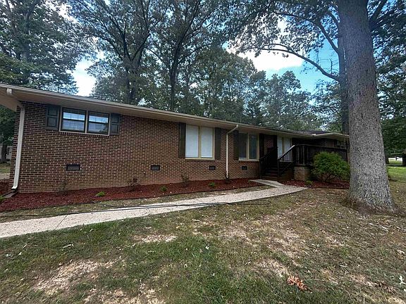 3rd image of 302 Hazelwood Dr