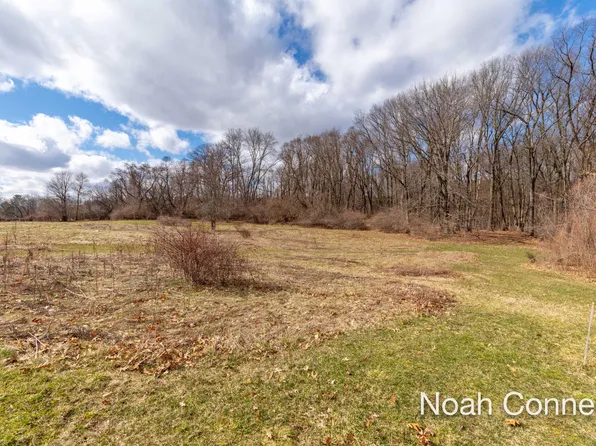 6950 Barkley Creek Dr NE, Rockford, MI 49341