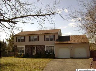 11 Woodward Rd, Manalapan, NJ 07726