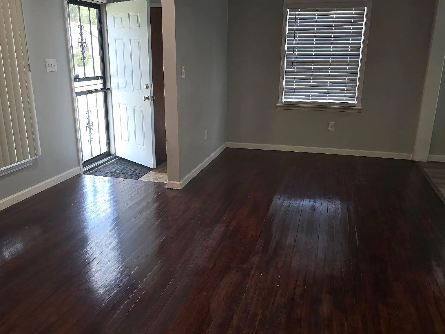3 bed, 1015 sqft, $1,400 — Photo 2
