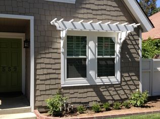 559 W Sample Ave, Clovis, CA 93612
